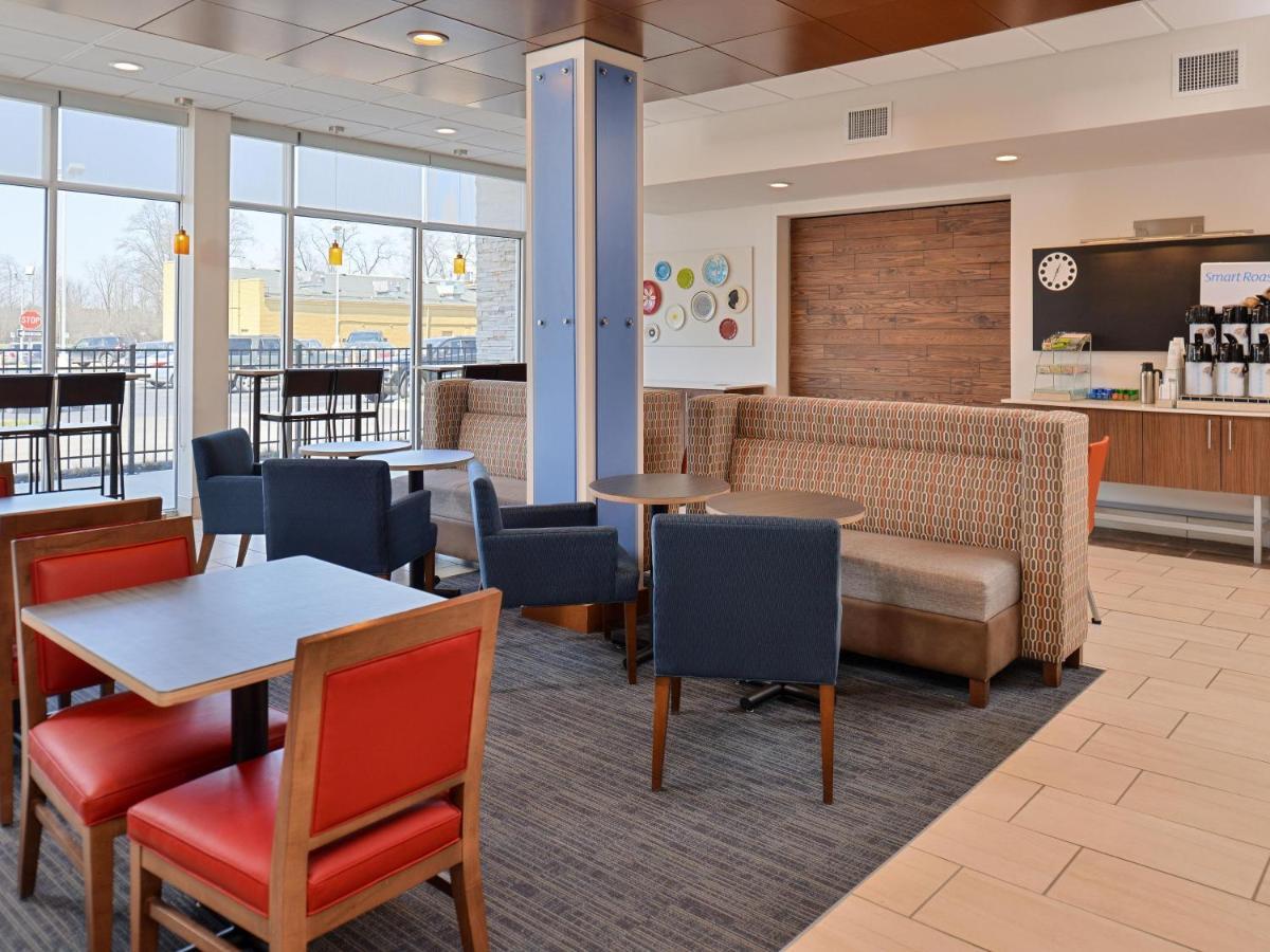 Holiday Inn Express & Suites - Brighton South - Us 23 By Ihg Eksteriør billede