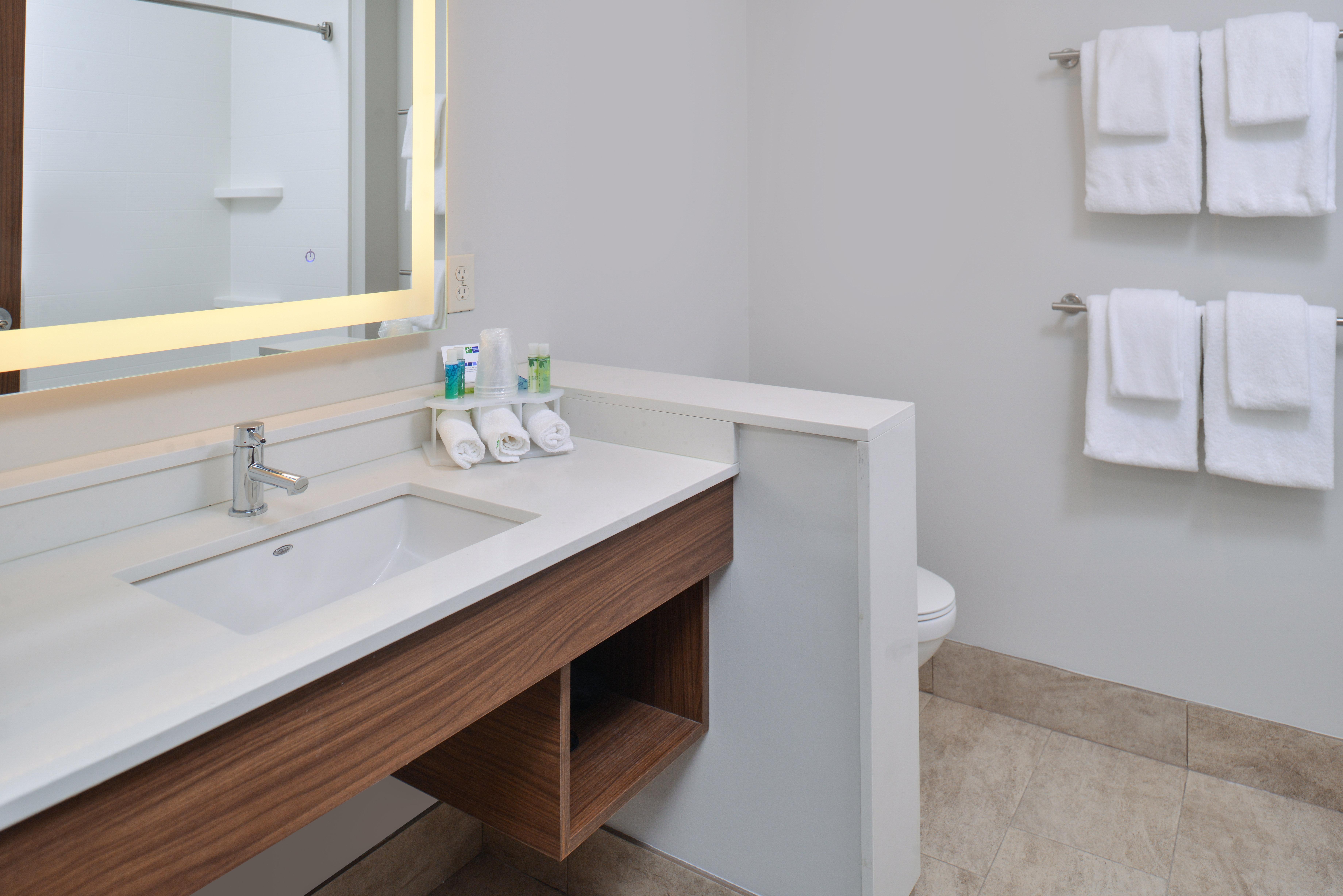 Holiday Inn Express & Suites - Brighton South - Us 23 By Ihg Eksteriør billede