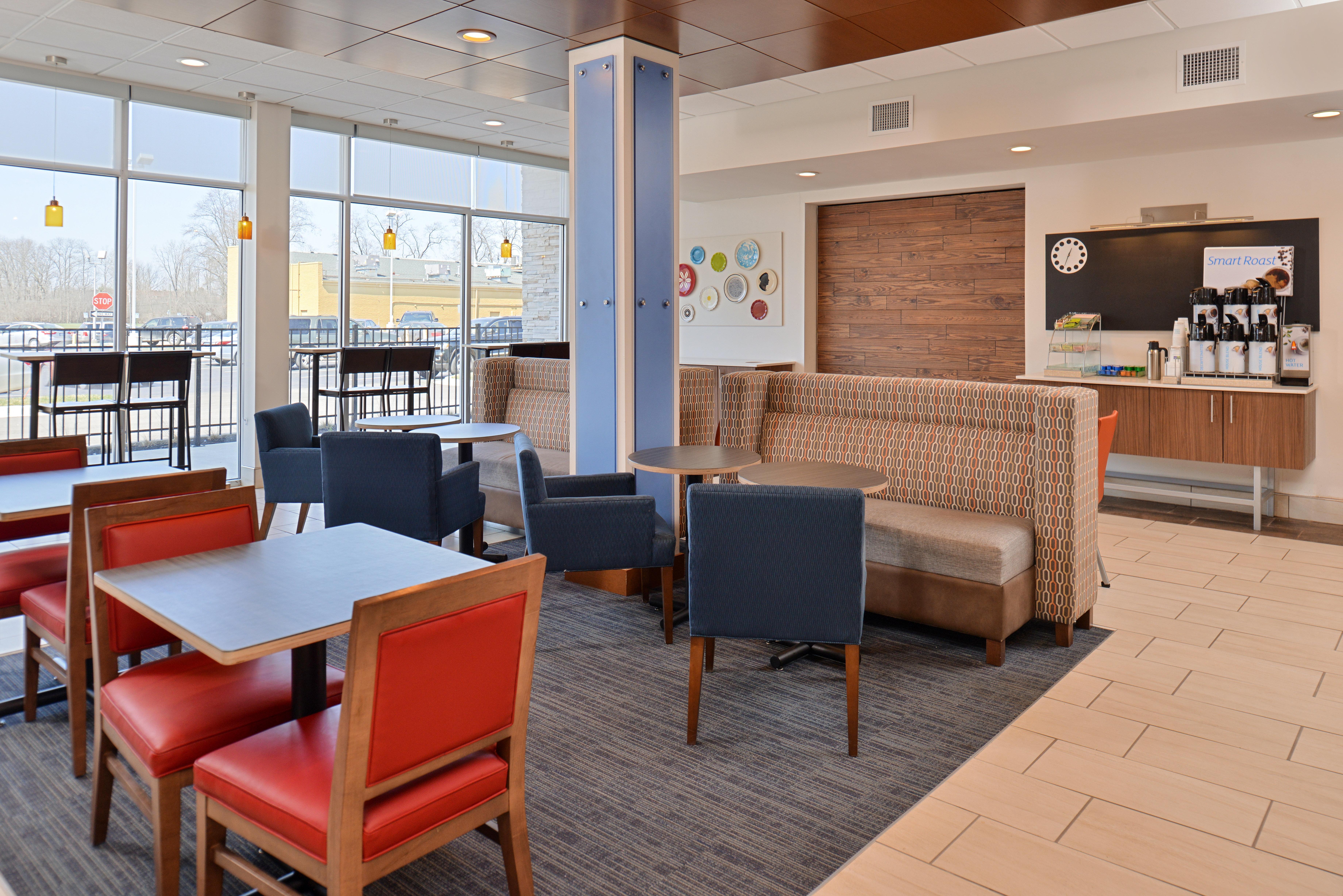 Holiday Inn Express & Suites - Brighton South - Us 23 By Ihg Eksteriør billede