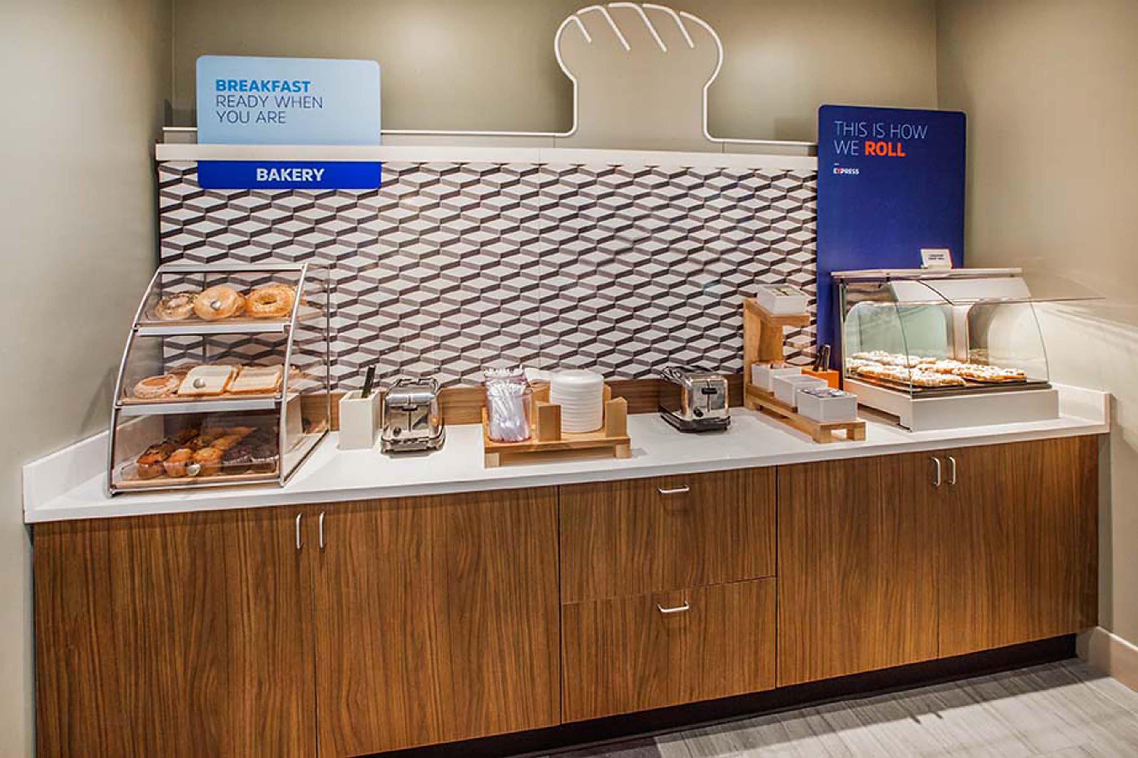 Holiday Inn Express & Suites - Brighton South - Us 23 By Ihg Eksteriør billede
