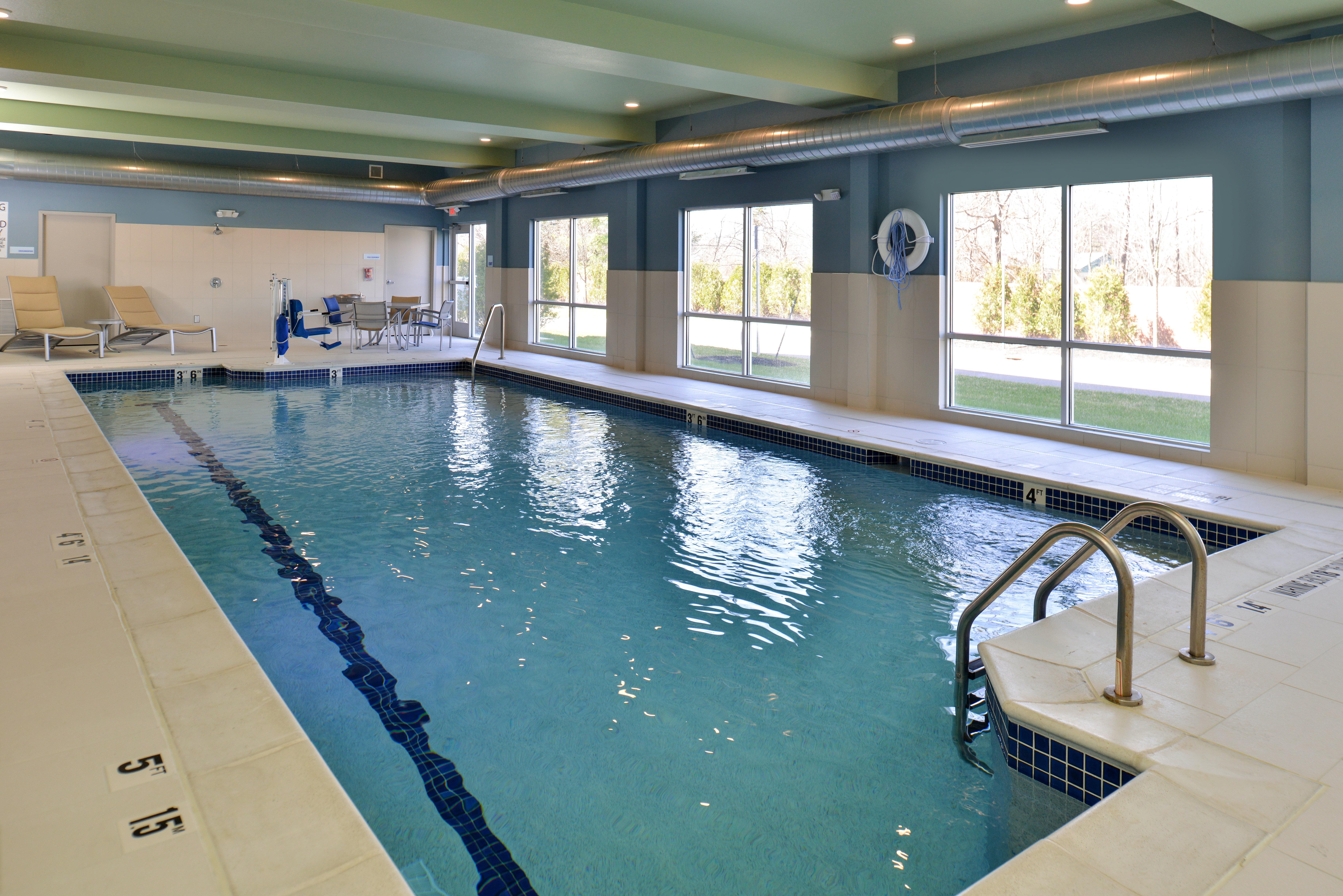 Holiday Inn Express & Suites - Brighton South - Us 23 By Ihg Eksteriør billede